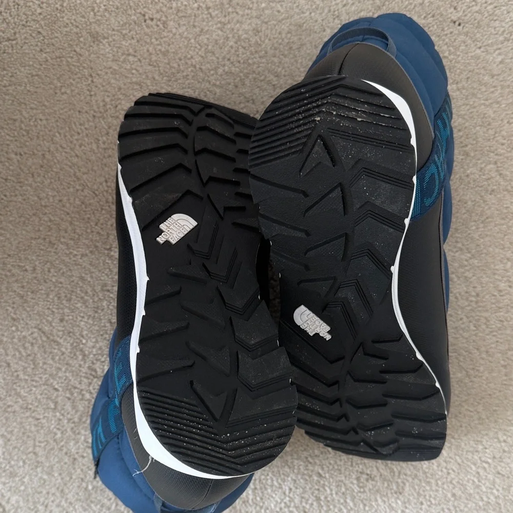 The North Face Kids Thermoball pull on Insulated Boots - Picture 2 of 4